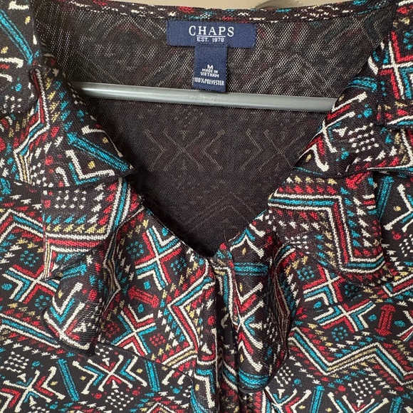 Geometric Patterned Woman’s Top - Picture 3 of 7